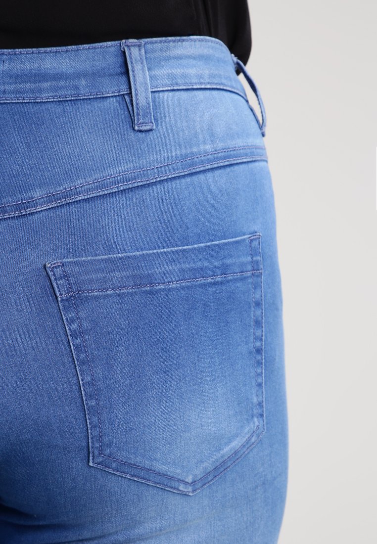 Damen Kleider | Zizzi EMILY Jeans Shorts light blue denim/light-blue denim - IC45591 Damen Kleider | Zizzi EMILY Jeans Shorts light blue denim/light-blue denim - IC45591