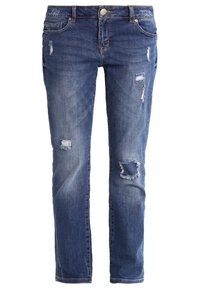 Jeans de mezclilla azul con un corte ajustado, que presentan detalles desgastados en los bolsillos frontales y las rodillas, con un acabado deslavado y un diseño estándar de cinco bolsillos.