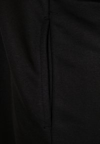 Thumbnail Image 9