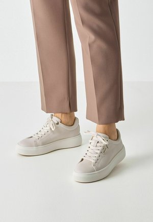 SNEAKER LOW - Sneakers - ivory leather