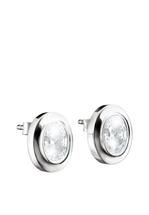 Paar silberne Ohrstecker, jeweils mit einem runden, klaren, facettierten Edelstein, eingefasst in einer glatten, runden Fassung.