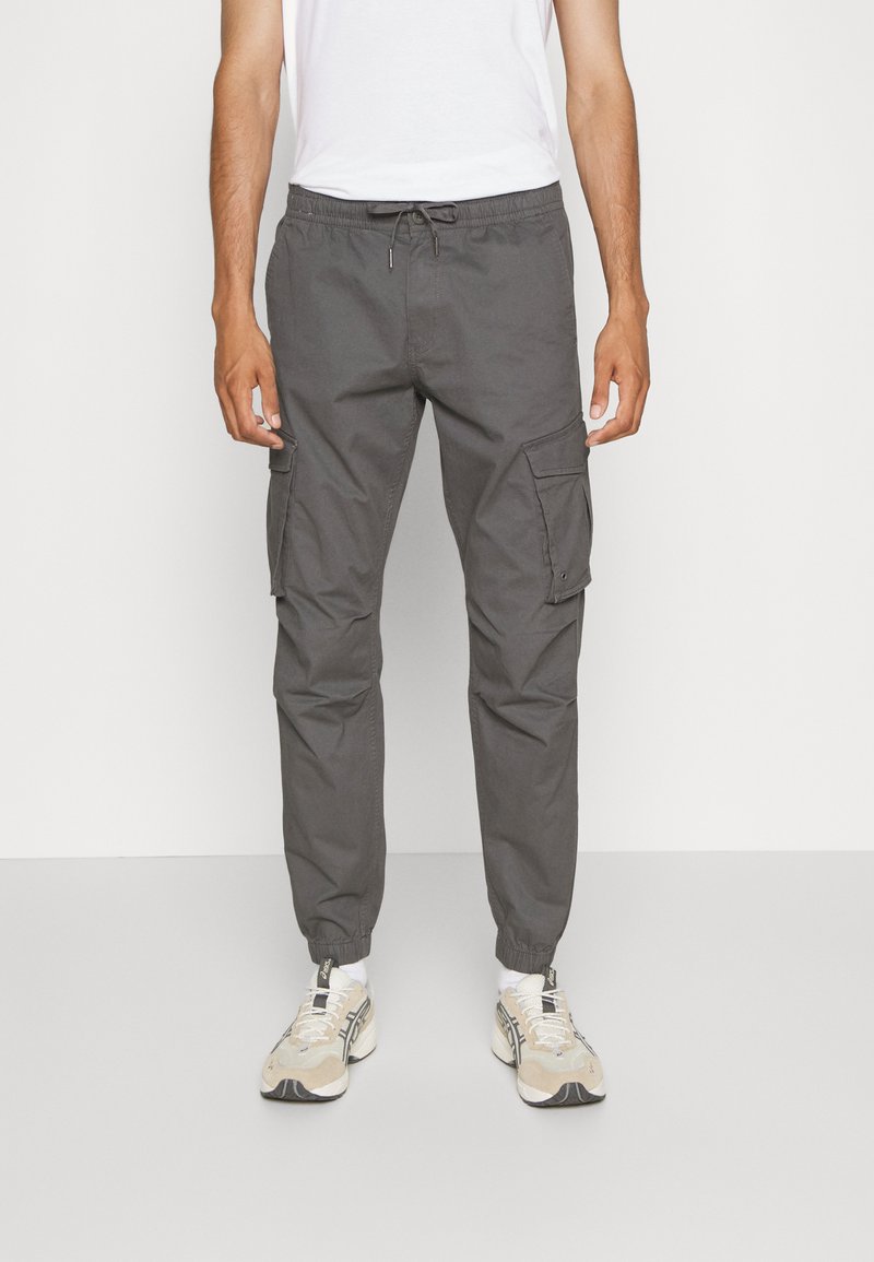 Jack & Jones JPSTKANE JJNOAH CUFFED - Cargo trousers - asphalt