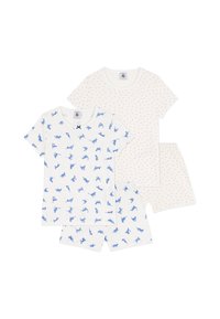 Σετ αποτελούμενο από τέσσερα βαμβακερά είδη νυχτικιάς: δύο μπλουζάκια με κοντά μανίκια και μπλε σχέδια γάτας και δύο σορτς με κόκκινα πουά σε λευκό φόντο.