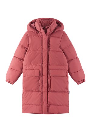 Cappotto lungo in piuma con cappuccio di colore rosa polveroso. Realizzato in materiale imbottito con due tasche frontali e polsini elasticizzati. Texture liscia.