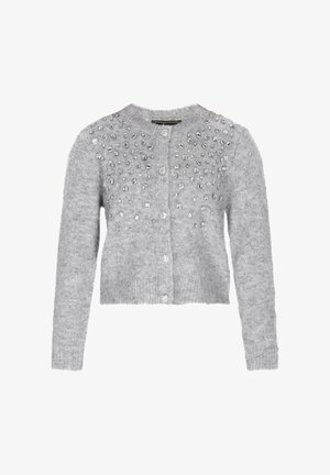 Cárdigan gris de punto con un diseño corto, adornado con acentos de gemas transparentes en los hombros, que presenta un cierre de botón en la parte delantera.