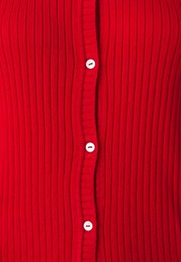 ONLY ONLKAYA POLO V NECK CARDIGAN - Neuletakki - racing red