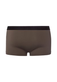 Boxer in un verde oliva scuro con elastico nero in vita, caratterizzato da un marchio in rilievo. Tessuto liscio e design aderente.