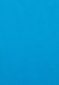 Tissu côtelé turquoise à texture lisse, présentant de fines lignes verticales. La couleur est vive et uniforme sur toute la surface.