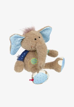 Plüsch-Elefanten-Spielzeug mit beigem Fell, großen blauen Ohren und Füßen mit Polka-Dots, blau gemusterten Ärmeln mit Sternen, grün gestreiftem Fleck am Bauch und einer Locke pinker Haare.