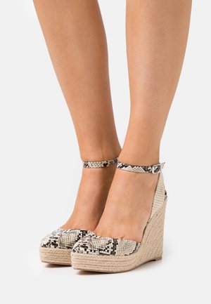 Even&Odd Sandalias de cuña - beige