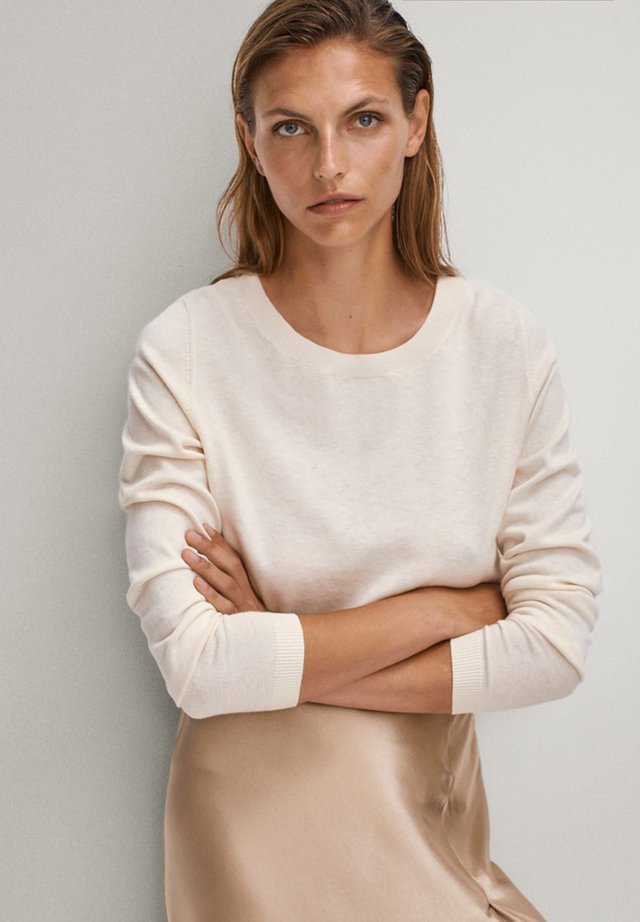 MIT BATEAU-AUSSCHNITT - Sweter - beige