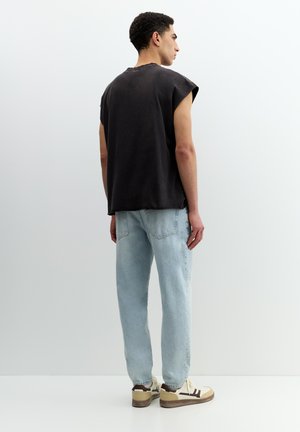 STANDARD - Jeans Tapered Fit - light blue denim