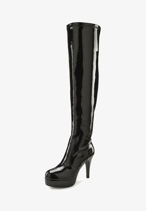 Schwarze Lackleder-Stiefel über das Knie mit Plattform und hohem Stiletto-Absatz sowie glatter, glänzender Textur. Mit runder Zehenform und gestickten Akzenten.