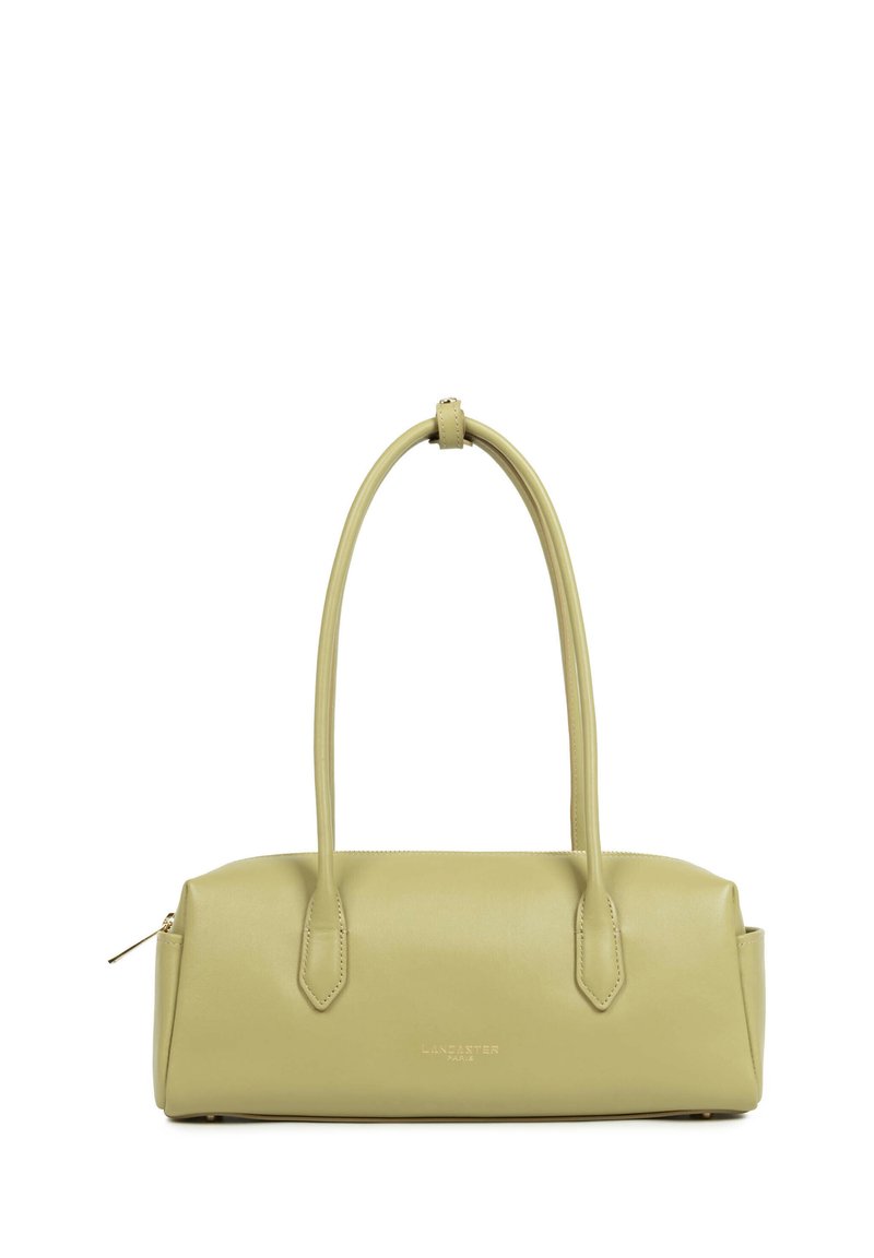 Sac à main en cuir vert clair avec une forme structurée, deux poignées lisses et un logo doré à l'avant. Fermeture zippée sur le dessus.