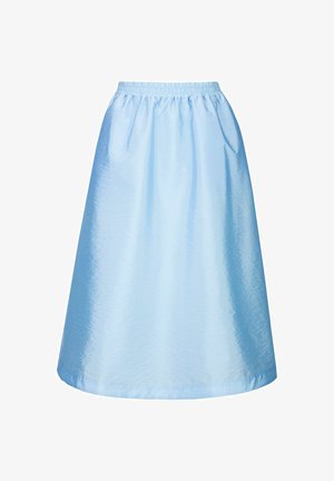 Jupe bleu clair avec une taille élastique, en tissu lisse et brillant. Forme évasée avec un ourlet au niveau des genoux. Pas de motifs ni d'accents.