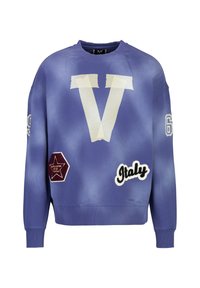 Lila Sweatshirt mit weißem "V"-Design, Stoffapplikationen und bedruckten Akzenten wie "Italien" und einem Sternmuster. Weicher Stoff und lässige Passform.