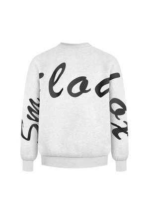 Szary sweatshirt z czarnym kursywą napisem na plecach i rękawach, z ribbowanym kołnierzem i mankietami, wykonany z miękkiego materiału.