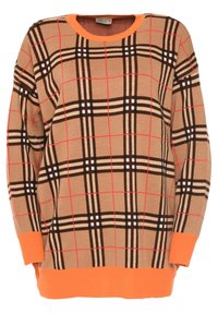 Pull en tricot beige avec poignets et ourlet orange, présentant un motif à carreaux marron, blanc et rouge, et un col rond.