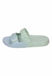 Lichtgroene slide sandaal van plastic, met twee verstelbare gespbanden en een gestructureerde voetbed voor grip en comfort.