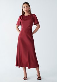 WILLA DAZE DRESS - Koktailové šaty/večierkové šaty - burgundy
