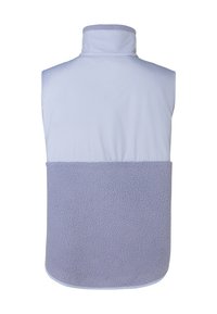 Hellblauer ärmelloser Weste mit hohem Kragen, die ein weiches, strukturiertes graues Fleece-Panel am unteren Rand aufweist. Glattes Material mit Nähdetails.