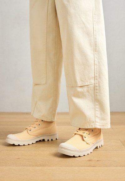 PAMPA HI - Bottines à plateau - pina cotta