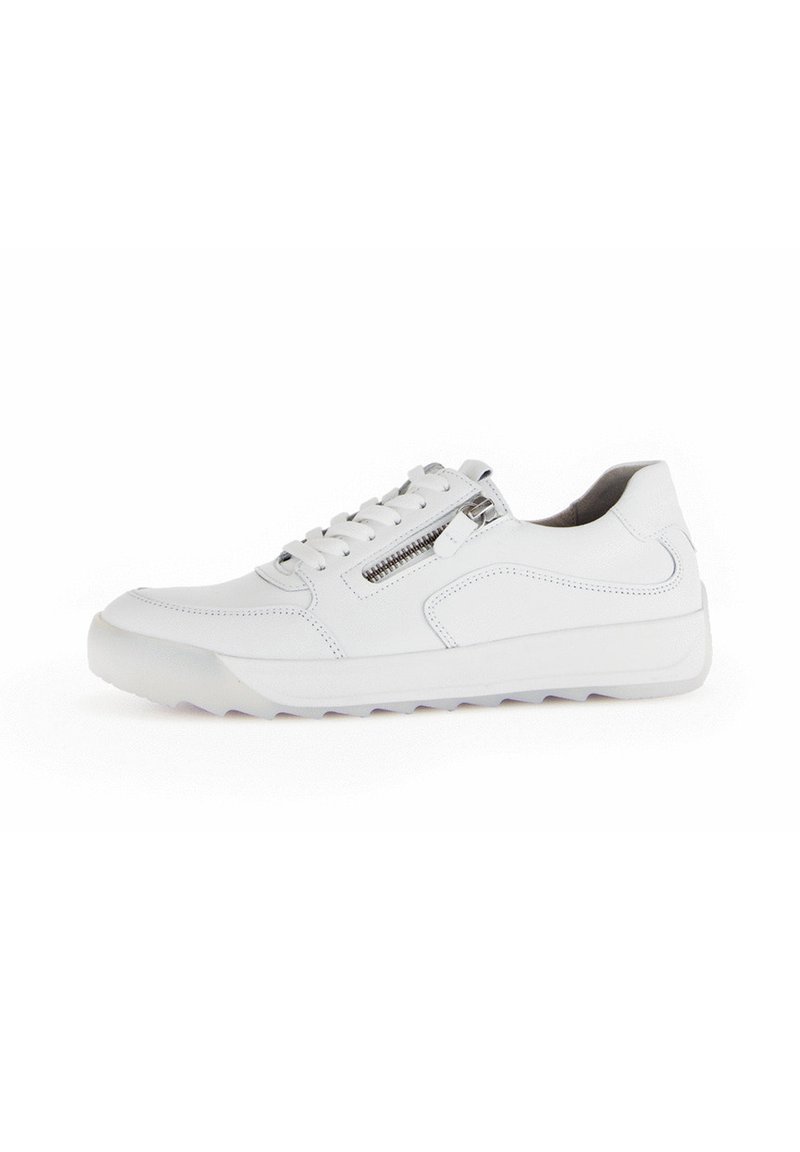 Witte sneakers met een gladde leren bovenkant, vetersluiting, een zijritsdetail en een gedetailleerde rubberen zool voor grip. Minimalistische accenten zijn inbegrepen.