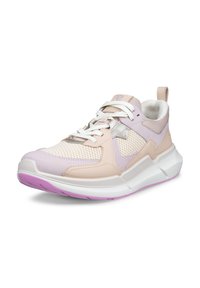 Lichtroze en beige sneaker met witte mesh, veters aan de voorkant, dikke witte zool en roze loopzool, licht naar links gedraaid.