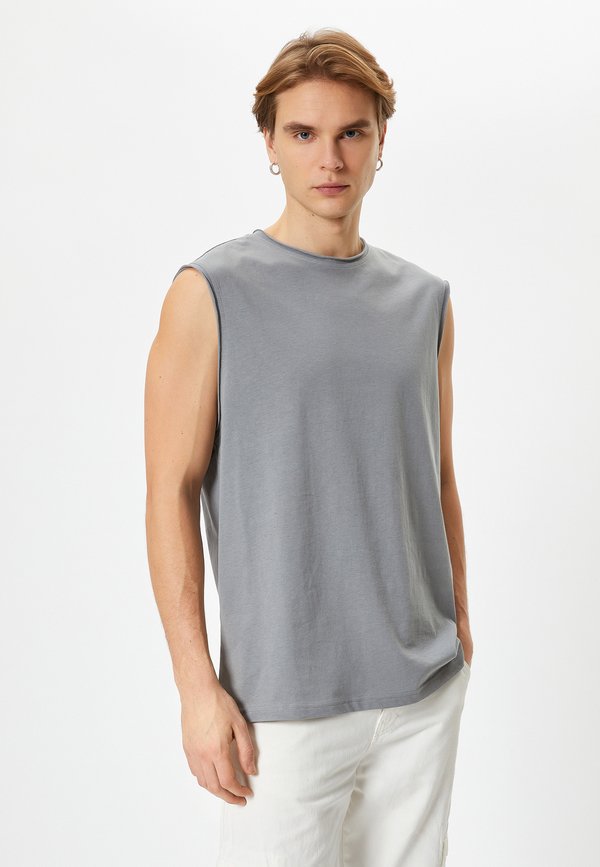 SLEEVELESS  - Top