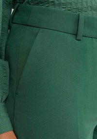 WE Fashion Chino kalhoty - green