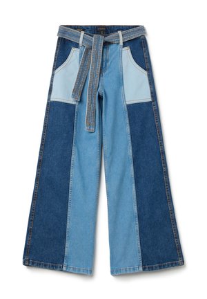 WITH TRIPLE WASH AND BELT - Vaqueros a campana - medium wash