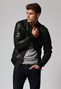 Bomber bunda - black