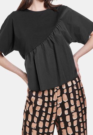 T-shirt z nadrukiem
