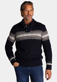 Marine breien trui met een hoge kraag en knopen. Bevat lichtgrijze en beige gestreepte patronen. Geribbelde zoom en manchetten. Gestructureerde stof.