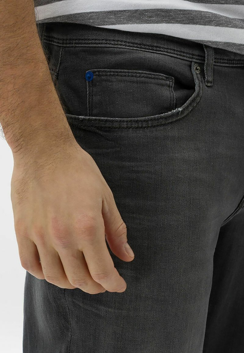 Herren Skinny Fit | BRAX STYLE CADIZ Jeans Straight Leg grey used/grey denim - UR43733 Herren Skinny Fit | BRAX STYLE CADIZ Jeans Straight Leg grey used/grey denim - UR43733