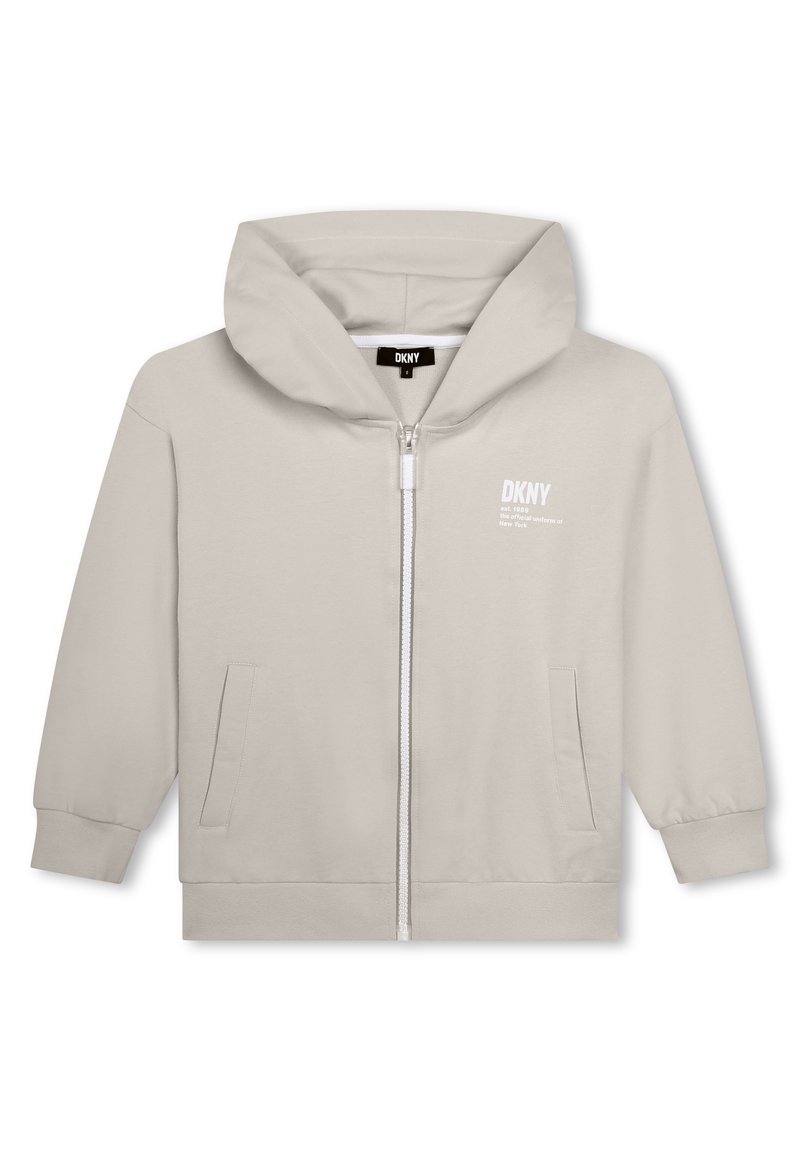 Felpa grigia chiara con zip, dotata di grande cappuccio, tasche frontali e logo DKNY in bianco. Tessuto morbido con polsini e orlo a costine.