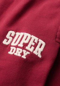 Superdry & Co ESSENTIALS BOYFRIEND czerwony