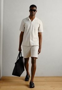 Lindbergh SHIRT SET - Shorts - light stone