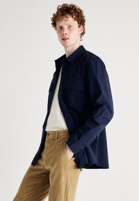 DOCKERS SMART FLEX MOTION SLIM - Chino hlače - harvest gold corduroy
