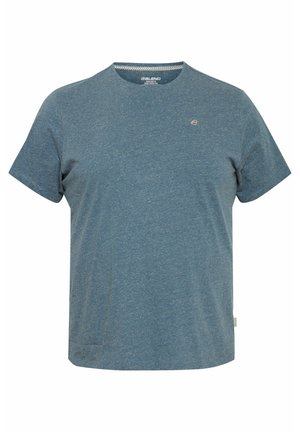 Mėlynas švelnus medvilnės marškinėliai su trumpomis rankovėmis, apvaliu iškirpimu ir subtiliu logotipu ant krūtinės. Turi laisvą siluetą ir glotnią tekstūrą.