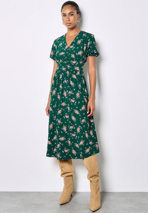 - Sukienka koszulowa