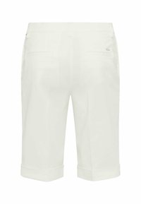 Witte katoenen shorts met een gestructureerd ontwerp, voorzien van een omgeslagen zoom en twee achterzakken. Soepele textuur, minimale detailing.