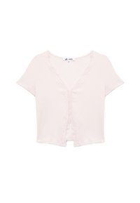 Helles rosa, geripptes kurzärmliges Oberteil mit V-Ausschnitt, das eine Spitzenborte entlang des Ausschnitts und mittleren Knöpfen aufweist. Weicher Stoff und taillierte Passform.