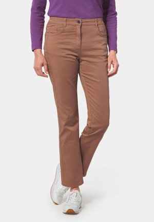 TRAGEANGENEHME CARLA MIT GLÄNZENDER OBERFLÄCHE - Pantaloni - milk coffee