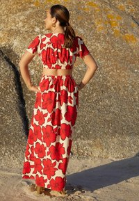 Myleene Klass FLORAL  CUT-OUT BACK  - REGULAR FIT - Maxikleid - red