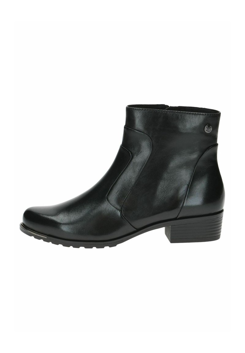 Botas de cuero negras hasta el tobillo con un acabado suave, punta ligeramente afilada, costuras decorativas y un tacón cuadrado bajo. Detalle del logotipo en el lateral.
