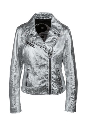 Giacca da biker da donna in argento metallico con colletto a punte, numerosi zip e una leggera texture stropicciata. Presenta due tasche laterali.