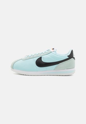 Nike Sportswear CORTEZ - Zapatillas - glacier blue/black/white/safety orange