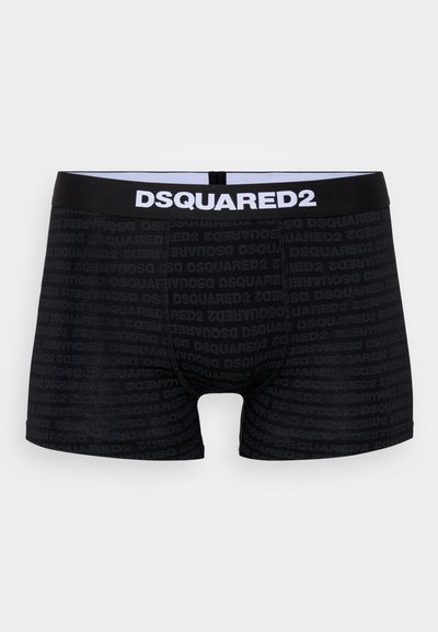 Melni bokseri ar atkārtotu "DSQUARED2" logotipa rakstu, mīksta auduma, cieši pieguļoši un elastīga josta ar kontrastējošu baltu tekstu.