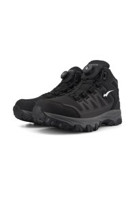 Svarta vandringsskor med hög design, utrustade med ett slitstarkt meshtyg, texturerad gummisål och ett snörningssystem med ratt för en säker passform.